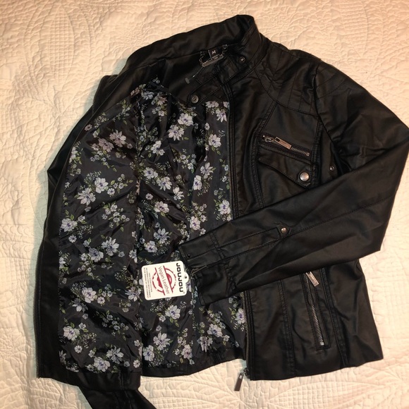 Beautiful black jacket - Picture 2 of 6